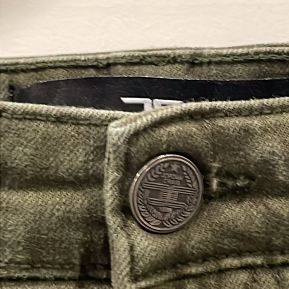 Jordan Craig Legacy Edition Dark Green Shorts Distressed Men’s Size 34 - Picture 2 of 16